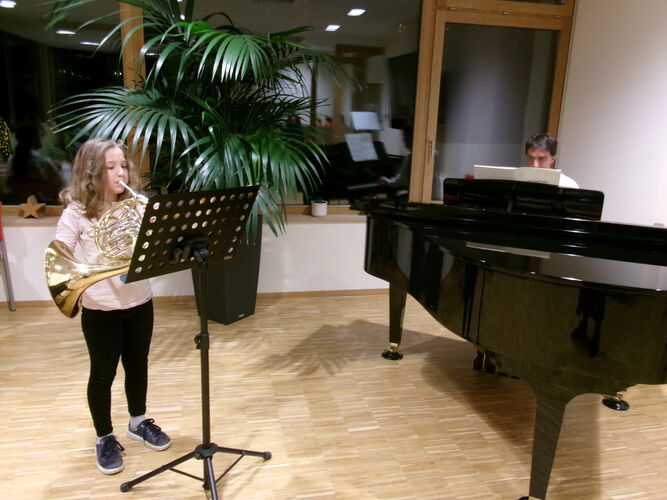 Horn solo Mädchen