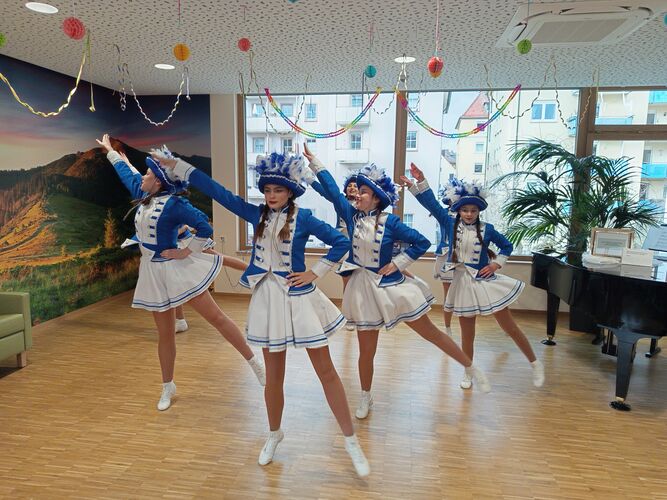 Blaue Garde Tanz